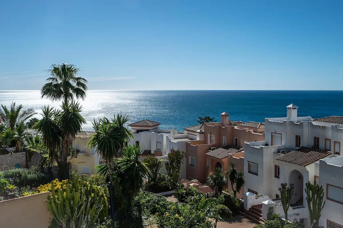 Top Floor Apartment With Magic View كاساريس