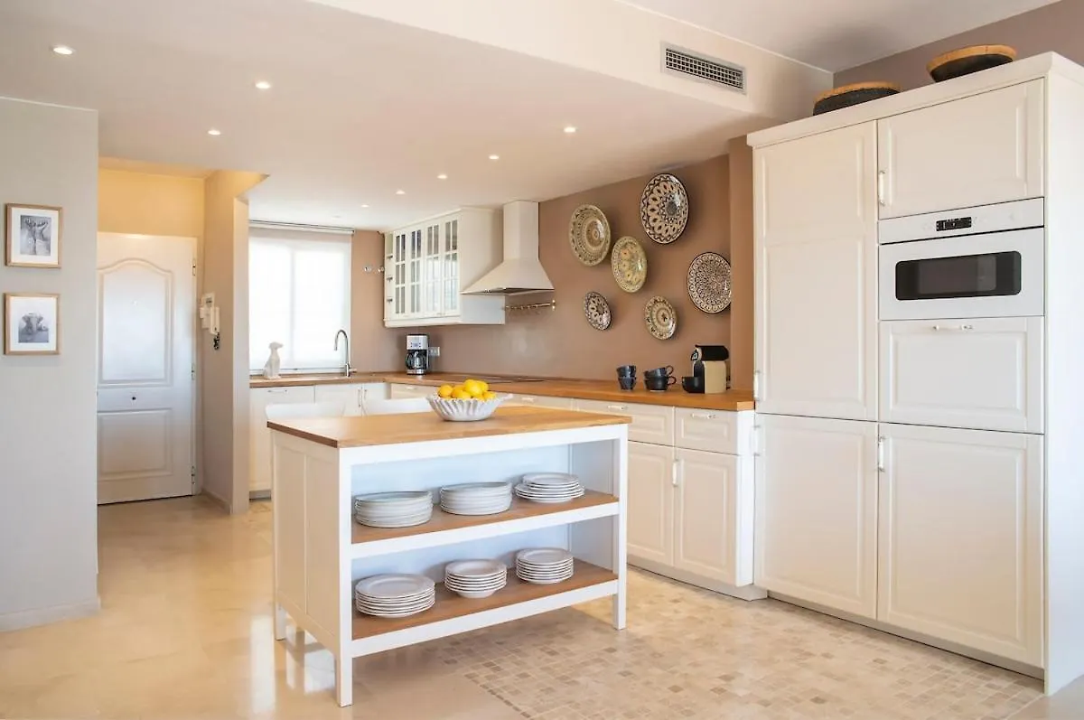 Top Floor Apartment With Magic View كاساريس 0*,  إسبانيا
